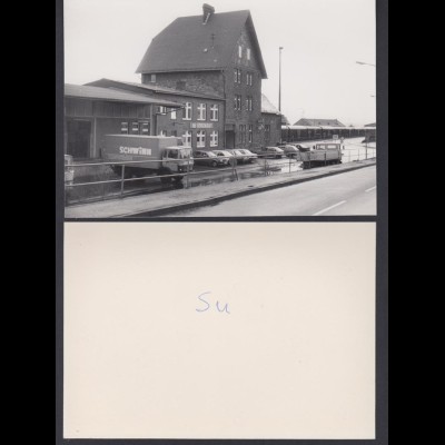 Foto hochglanz Bahnhof Siershahn Vorderseite mit LKW Kaufhaus Schwinn